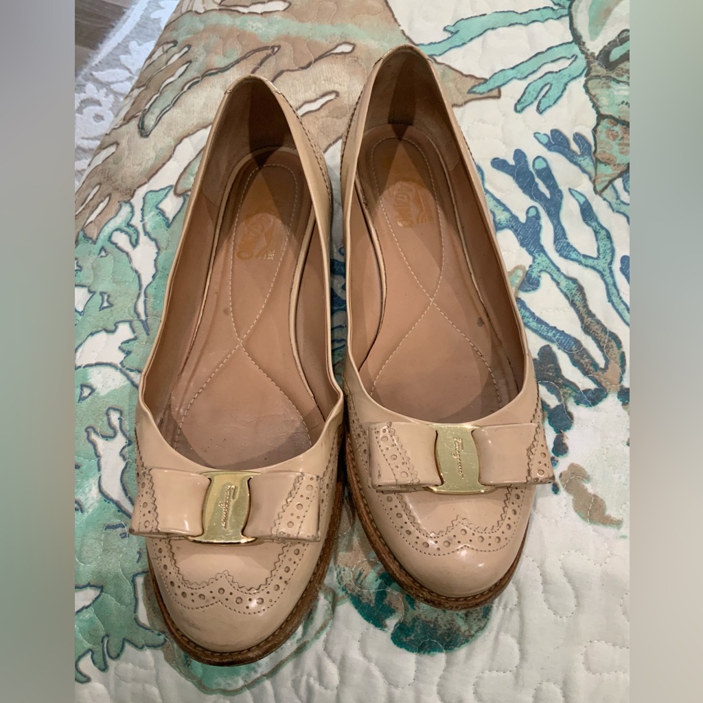 Ferragamo Patent Leather Wingtip Loafer 9 .5